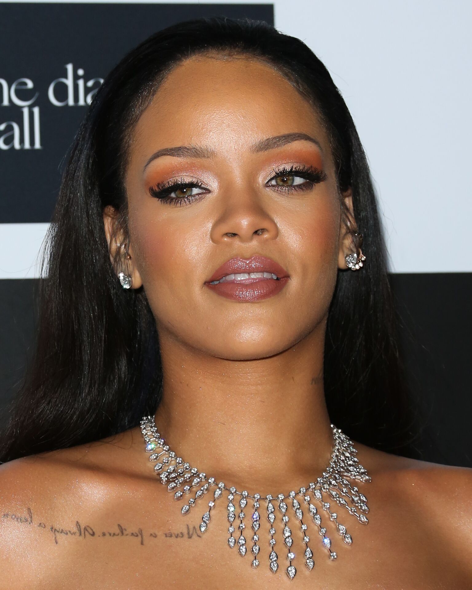 Rihanna arrived on the red carpet at the 2nd Diamond Ball on December 10, 2015, in Santa Monica, California | Source: Paul Archuleta/Getty Images