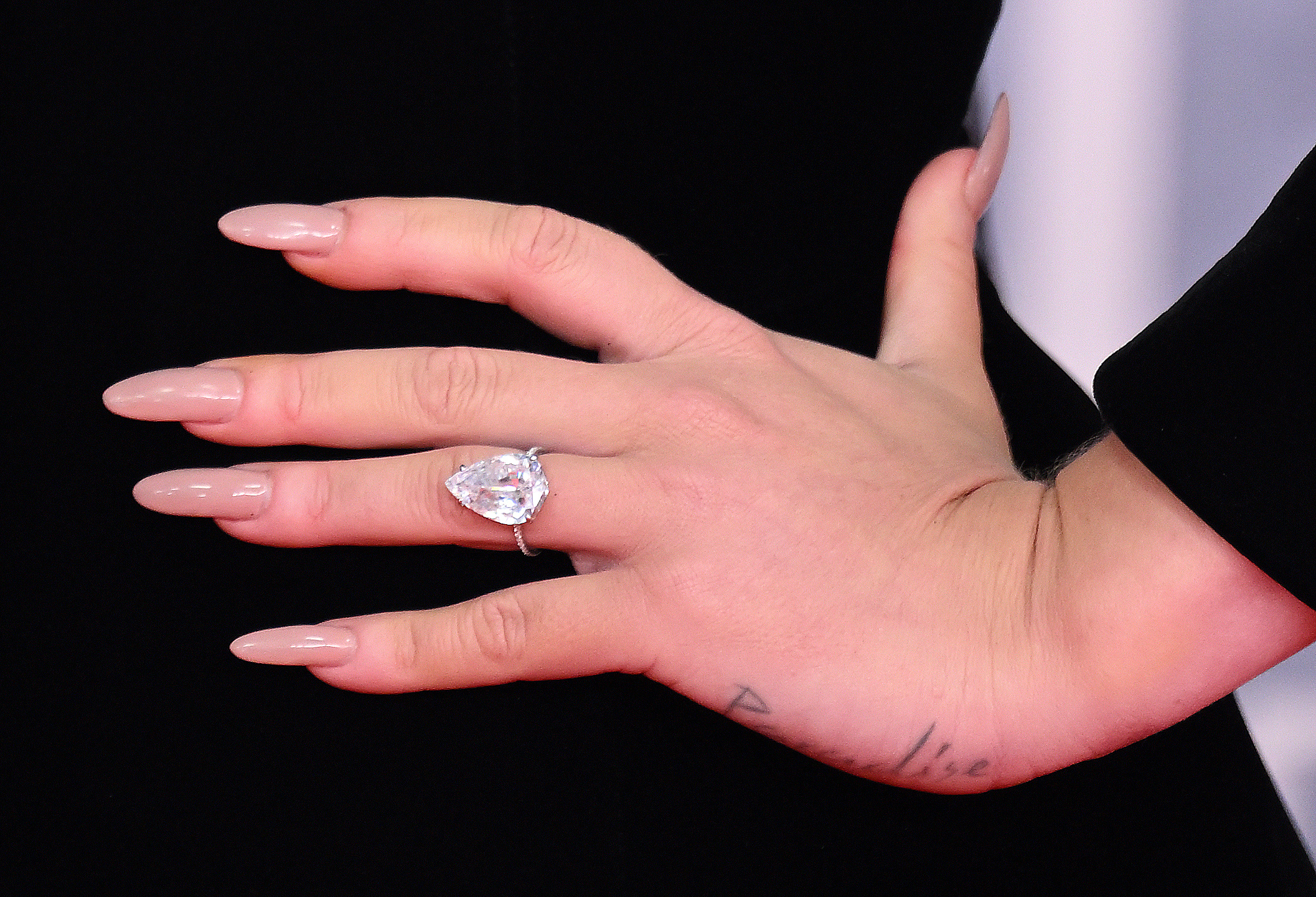 Adele's ring detail as she attends The BRIT Awards 2022 in London, England on February 08, 2022 | Source: Getty Images