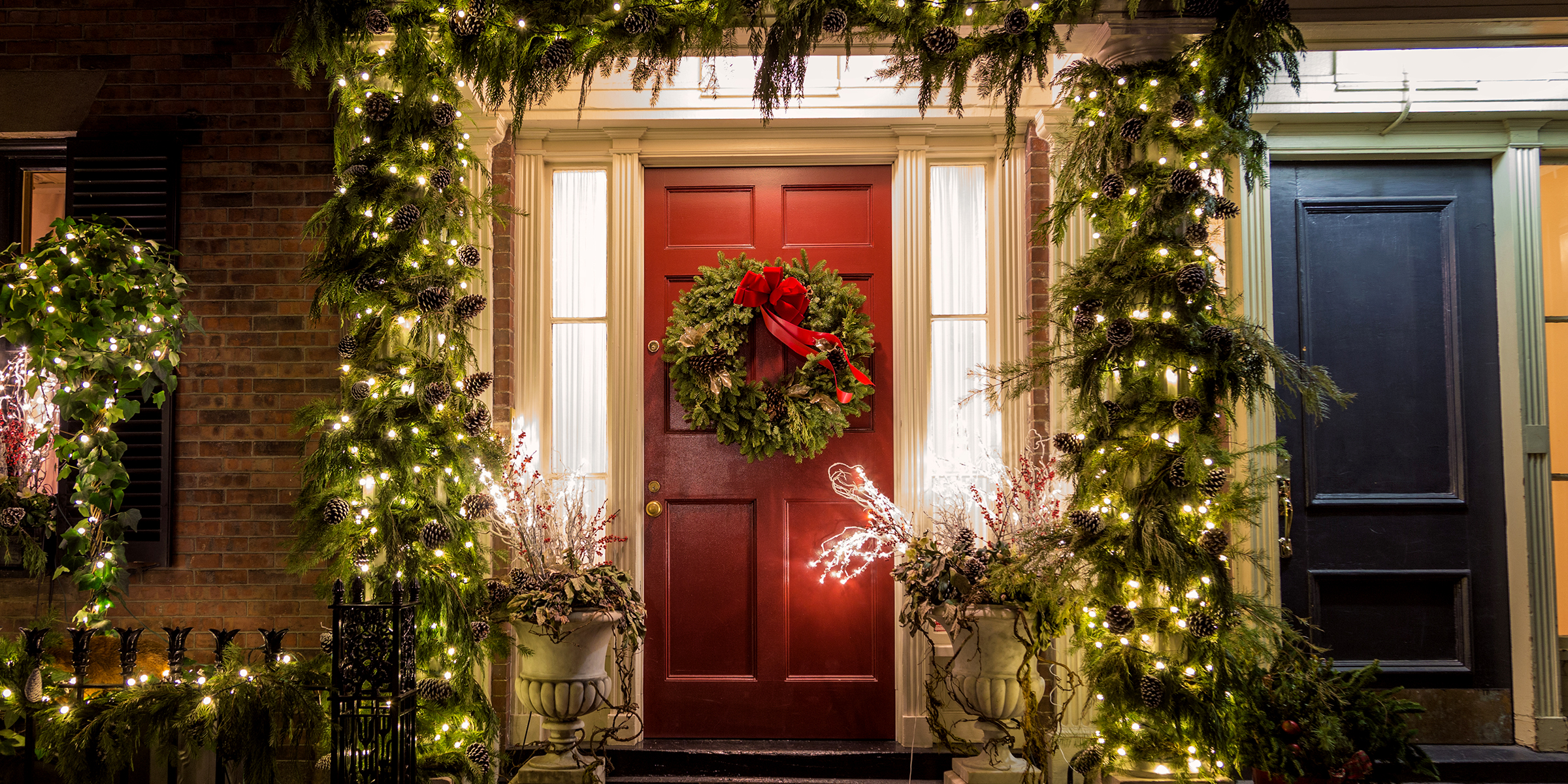 A house decorated with Christmas decor | Source: Shutterstock