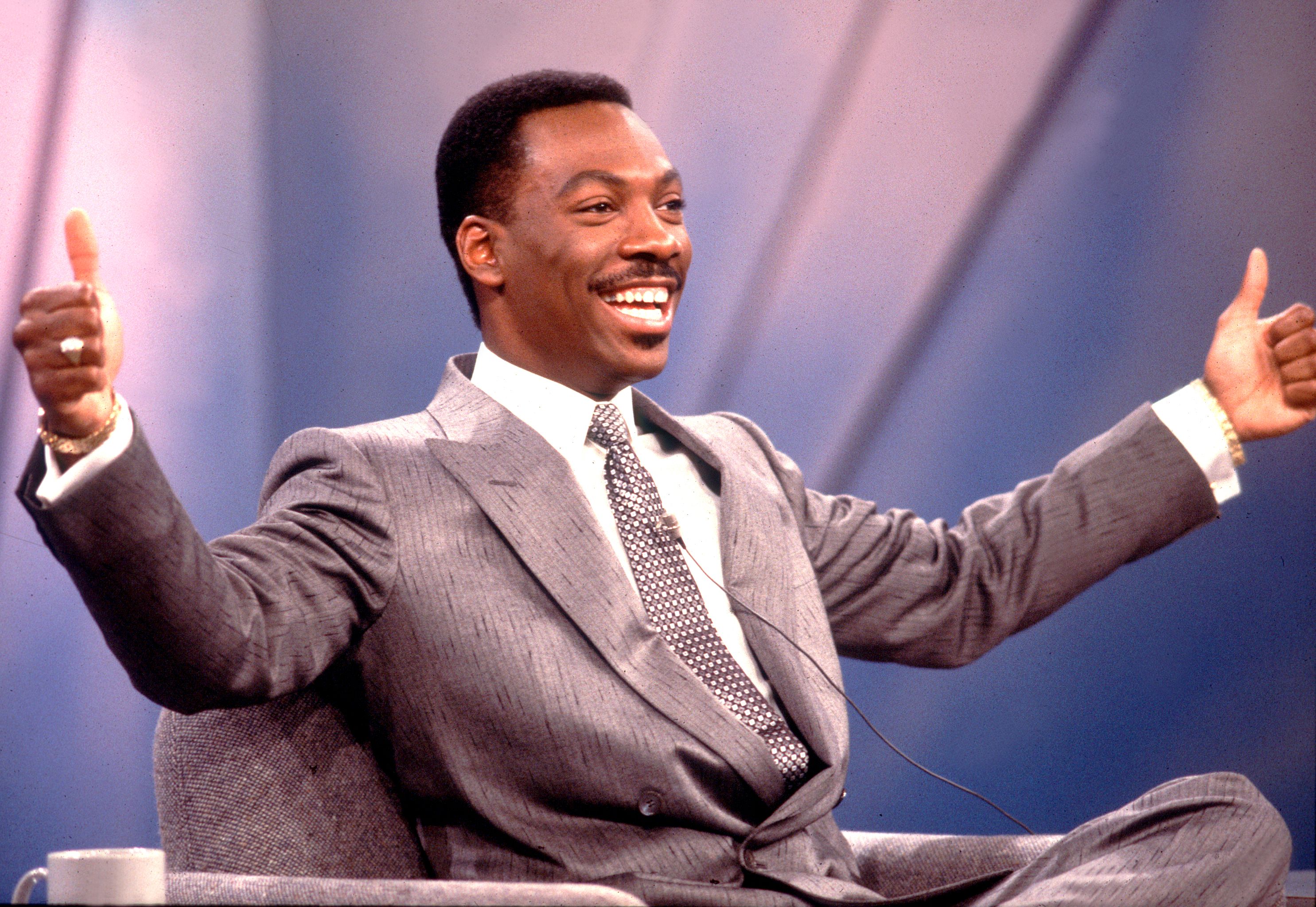 Actor and comedian Eddie Murphy during his 1987 TV guesting at the "Oprah Winfrey Show" in Chicago. | Photo: Getty Images