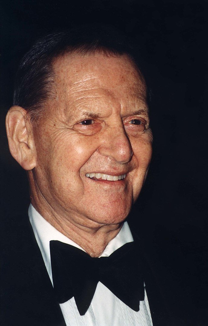 Tony Randall at the Arthritis foundation, March 25 2001 | Photo: Wikimedia Commons Images