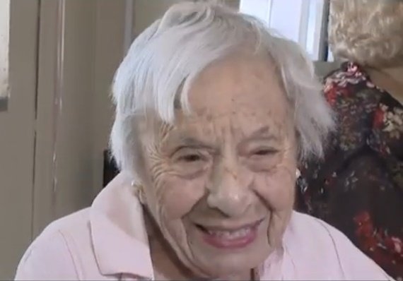 Louise Signore creció en el Bronx desde que tenía 14 años. | Foto: YouTube/CBS New York Louise Signore creció en el Bronx desde que tenía 14 años. | Foto: YouTube/CBS New York