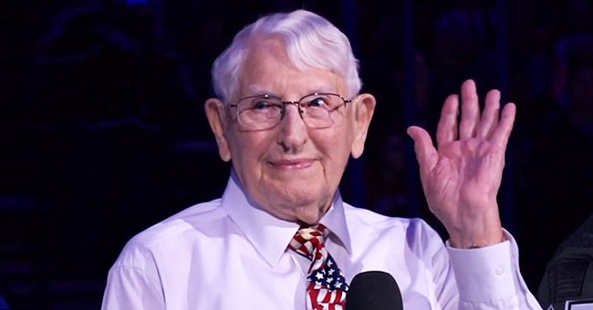 A 101-year-old World War II veteran sang the anthem at Lightning game