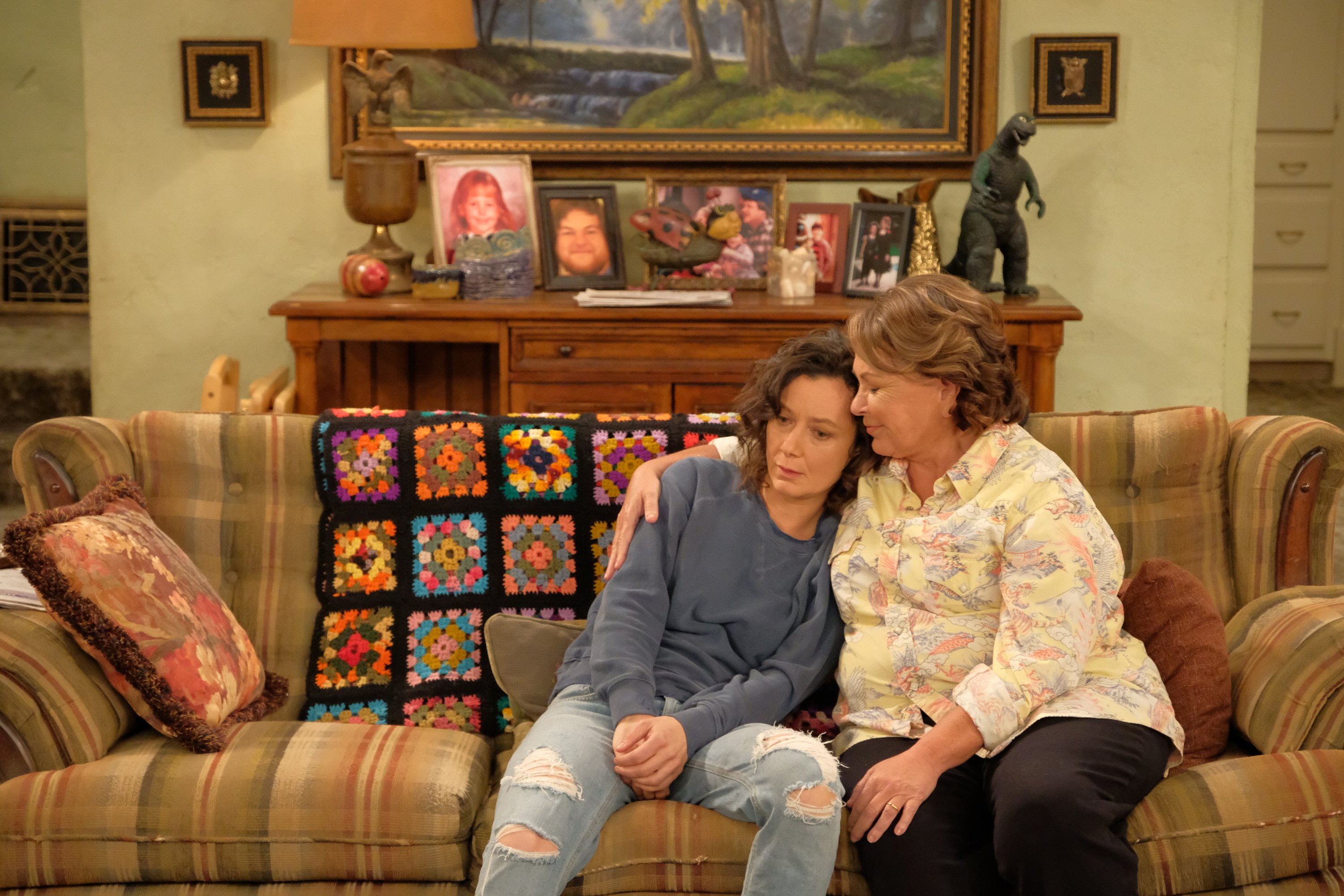 Roseanne Barr and Sara Gilbert in a scene from "Roseanne," circa 2017 | Source: Getty Images