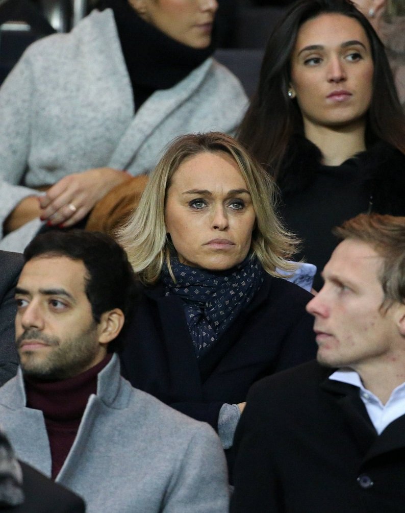 Cécile de Ménibus assiste au match de Ligue 1 entre le Paris Saint-Germain et le Stade Rennes FC au Parc des Princes le 6 novembre 2016 à Paris, France. | Photo : Getty Images