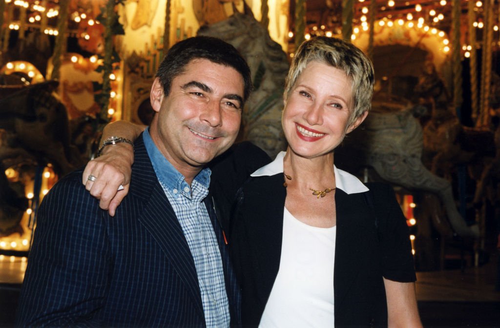 Les animateurs Patrice Drevet et Danièle Gilbert en 1999 | Photo : Getty Images