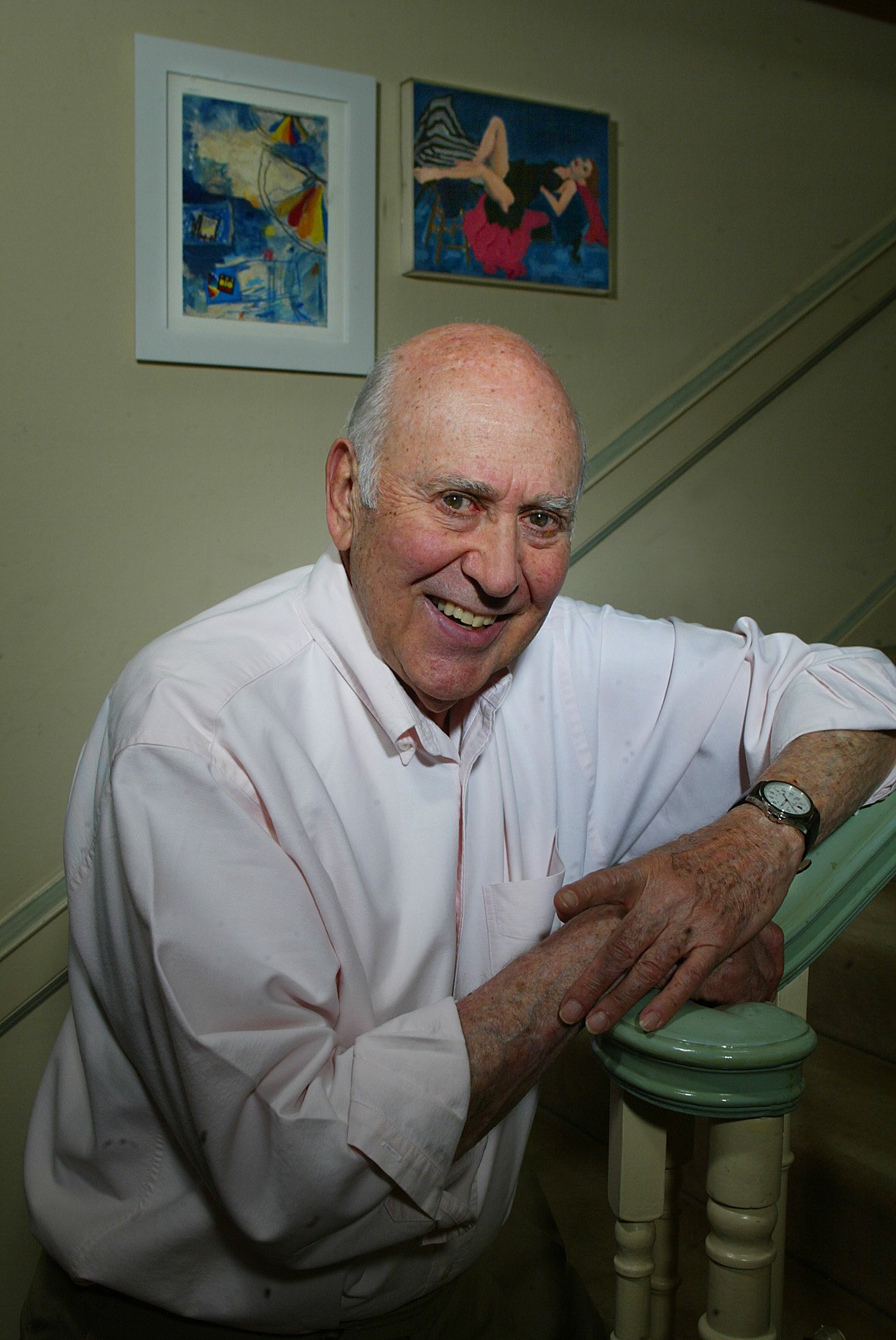 Carl Reiner at his Beverly Hills home, April 25, 2003. | Source: Getty Images.