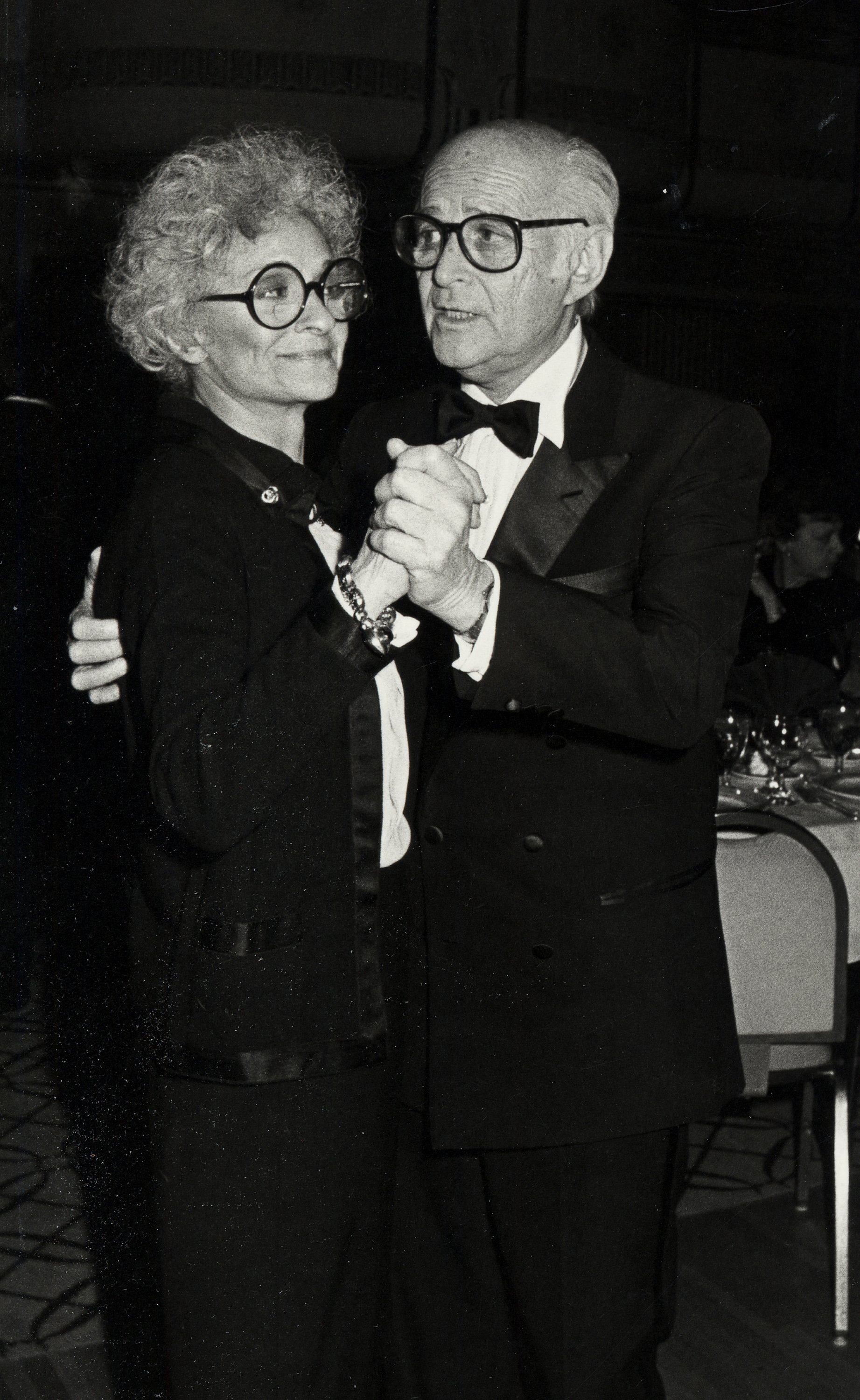 Norman Lear and wife Frances Loeb attending 'Tribute Party for Myrna Loy' on January 15, 1985 at the Waldorf Hotel in New York City, New York | Source: Getty Images