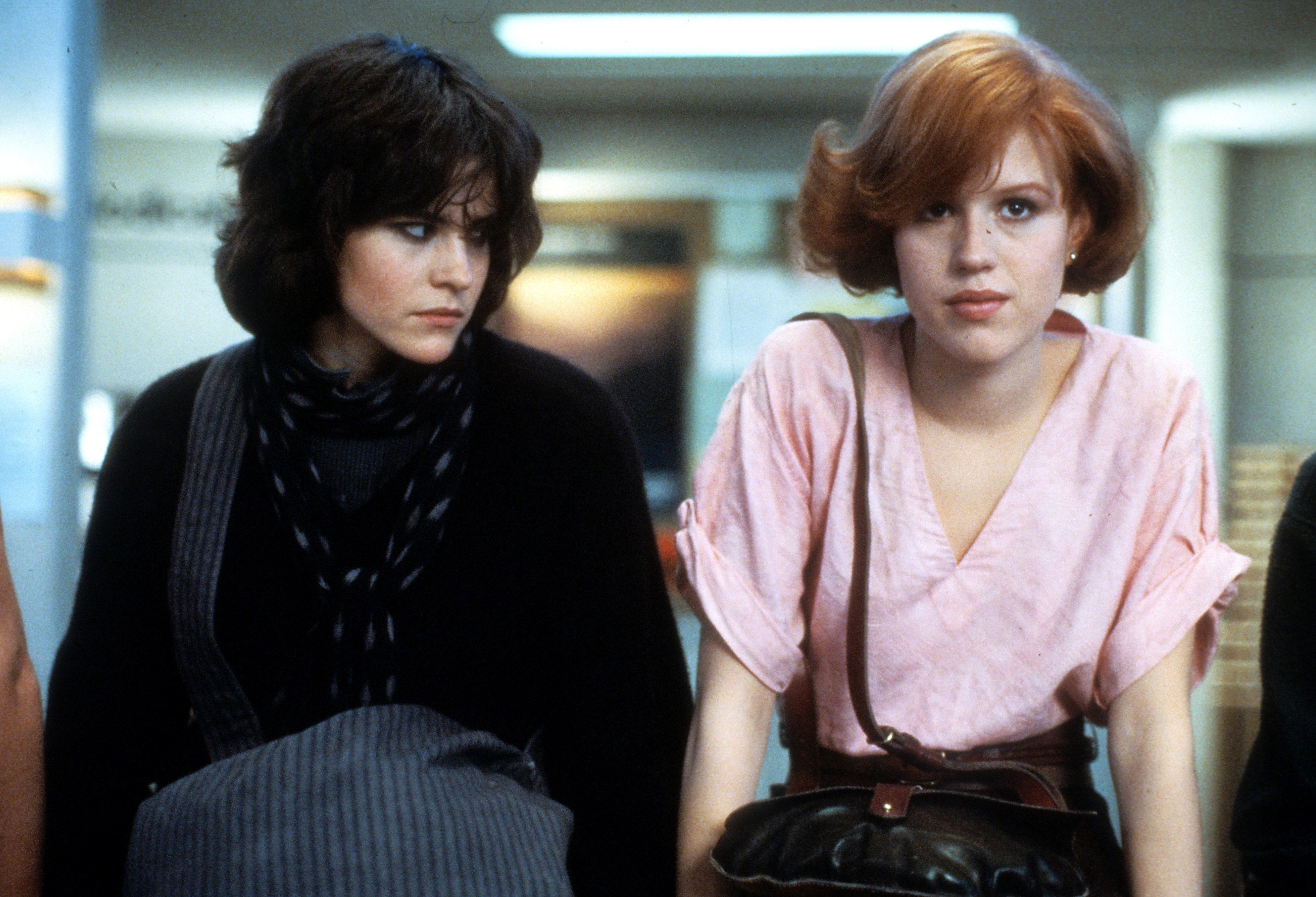 Ally Sheedy and Molly Ringwald in a scene from the film 'The Breakfast Club', 1985 | Source: Getty Images