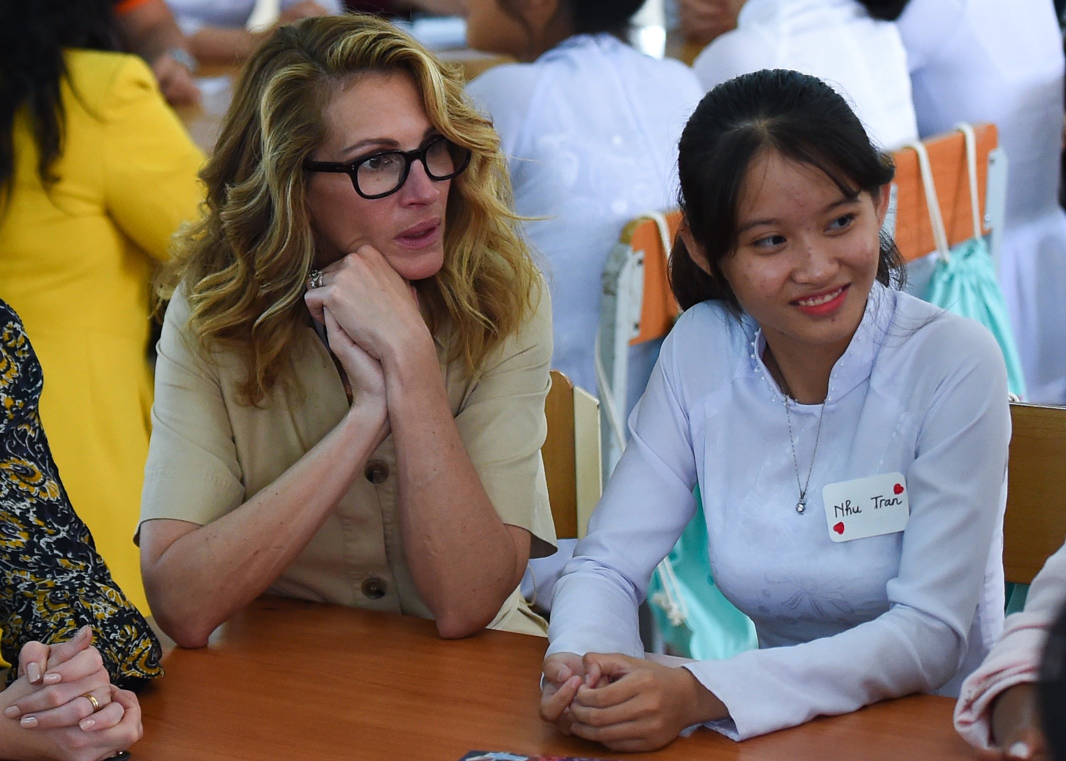 Actress Julia Roberts pictured listening to Vietnamese students in Can Giuoc district, Long An province on December 9, 2019 in Vietnam ┃Source: Getty Images