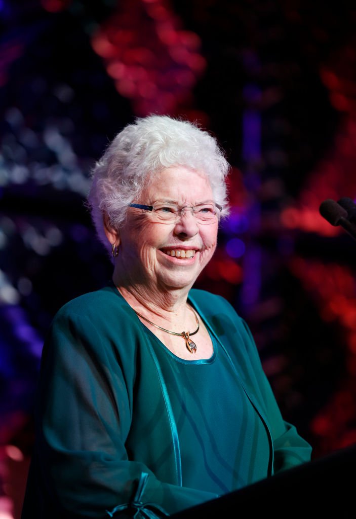 Joanne Rogers speaking at UNICEF's Children's Champion Award Dinner in Boston, June, 2017. | Photo: Getty Images.