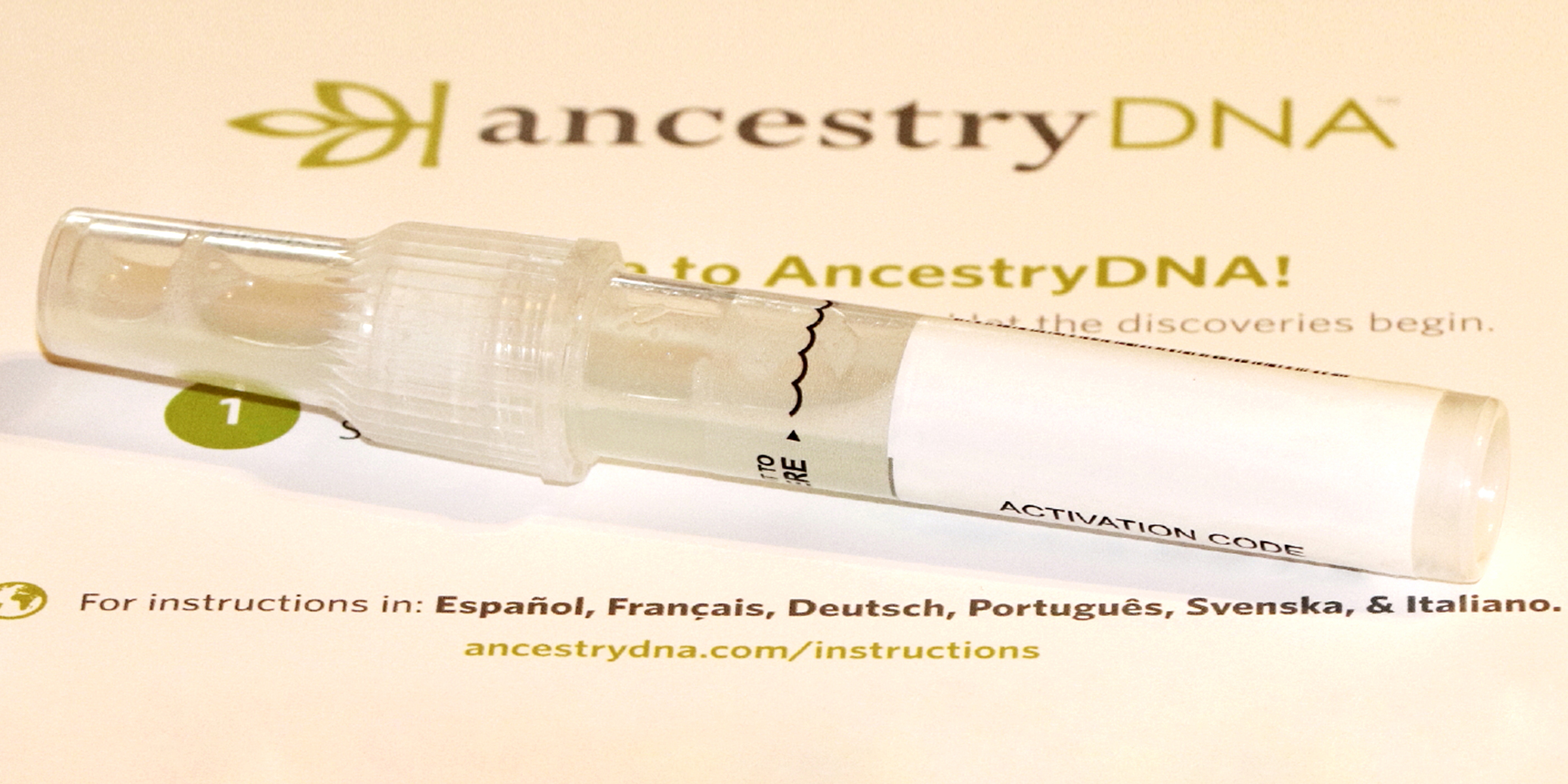 A DNA testing kit | Source: flickr.com/Lisa Zins/CC BY 2.0