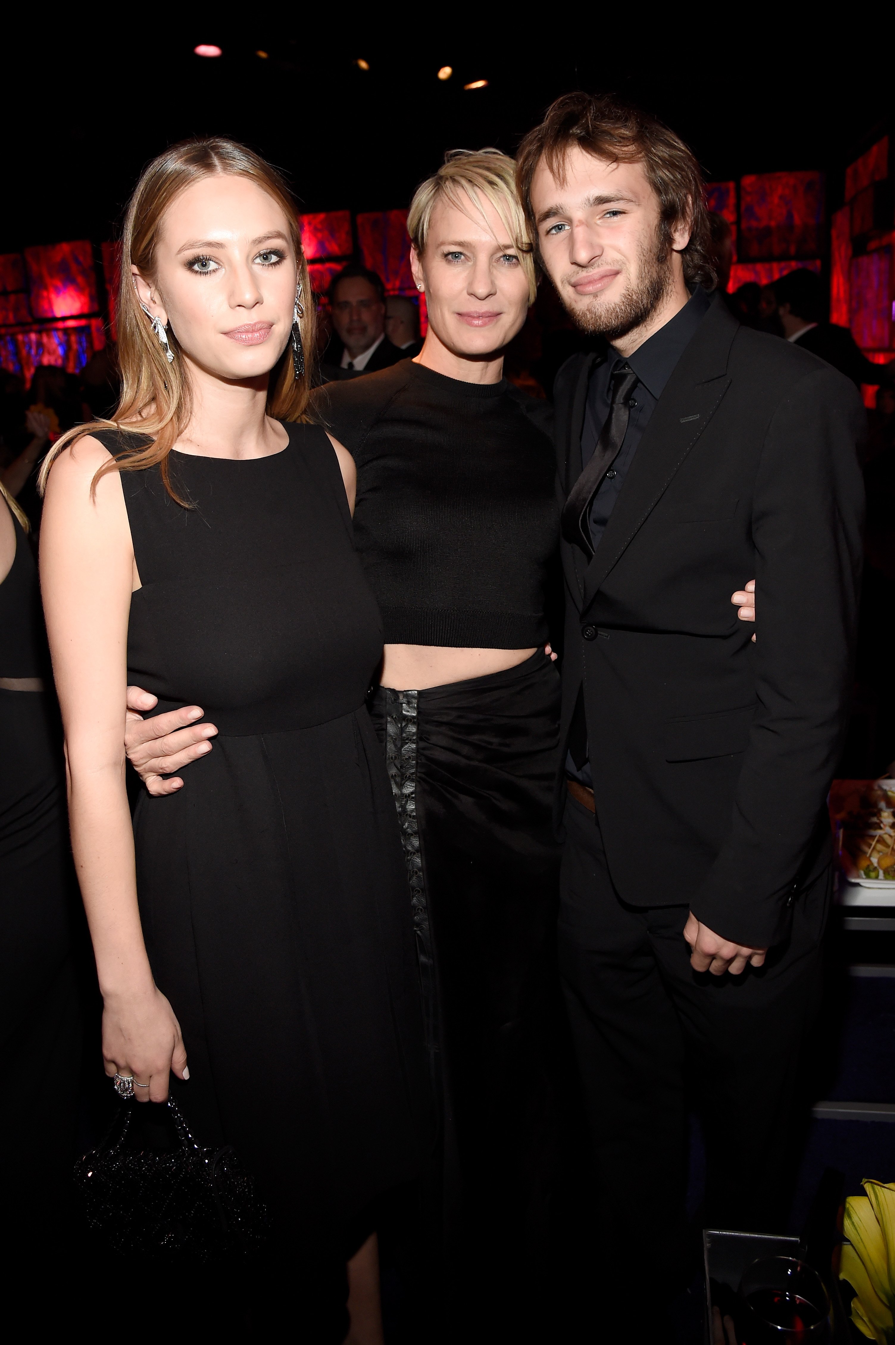 Robin Wright, Dylan, and Hopper Penn on January 11, 2015 in Beverly Hills, California | Source: Getty Images 