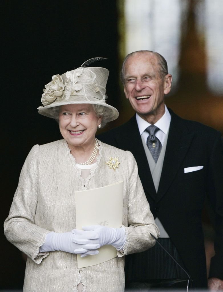 Queen Elizabeth II and Prince Philip arrive at St Paul's Cathedral on June 15, 2006 in London, England | Photo: Getty Images
