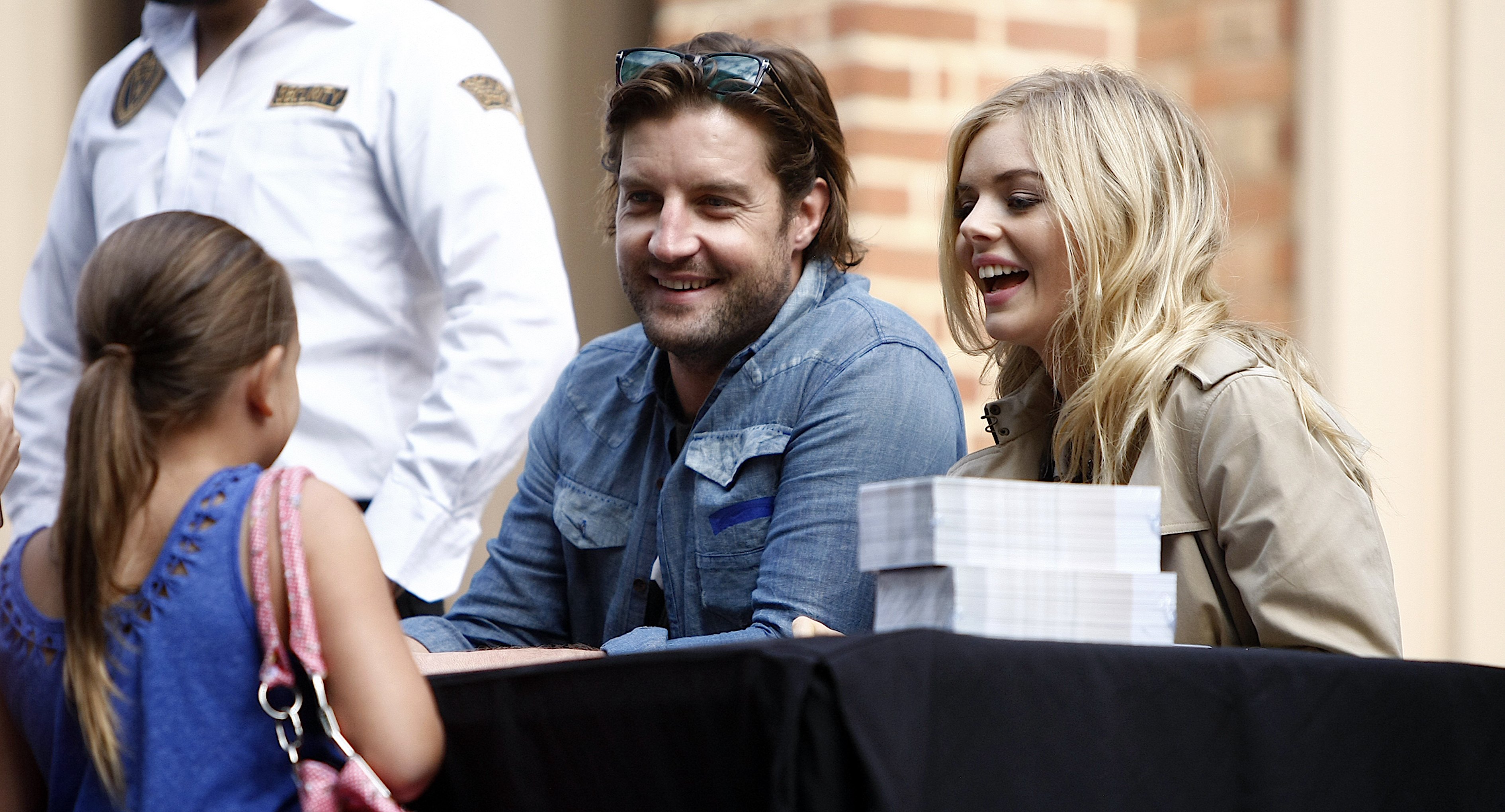 Axle Whitehead and Samara Weaving interacting with "Home and Away" fans at Wesley Quarter on April 21 2012 in Perth, Australia | Source: Getty Images