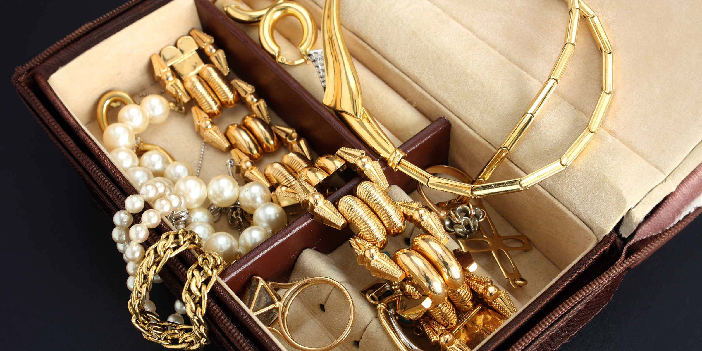 Jewelry items inside a box | Source: Shutterstock