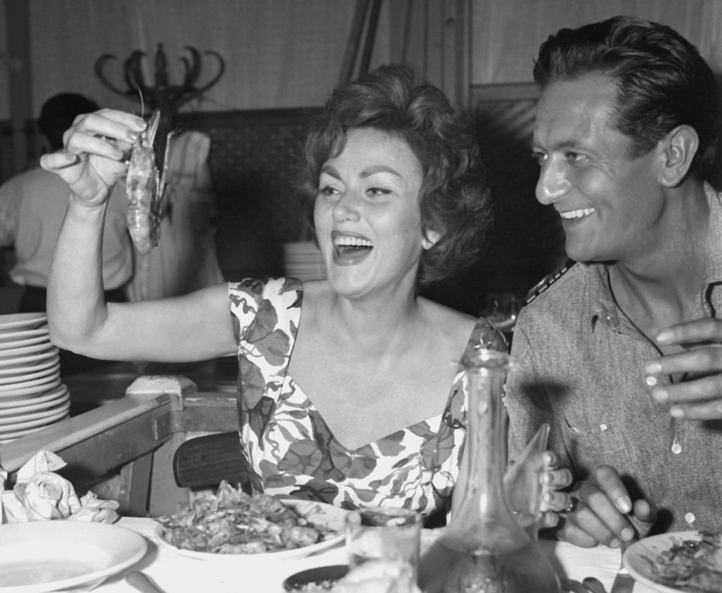 El actor español Alberto Closas y la actriz romana Nadia Gray, 1961, Madrid, España. | Foto: Getty Images