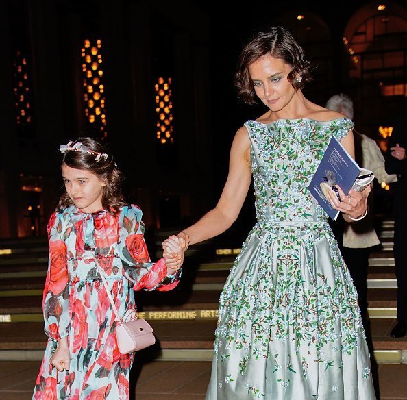 Katie Holmes and Suri Cruise enjoy a night at American Ballet Theater at Lincoln Center | Photo: Getty Images