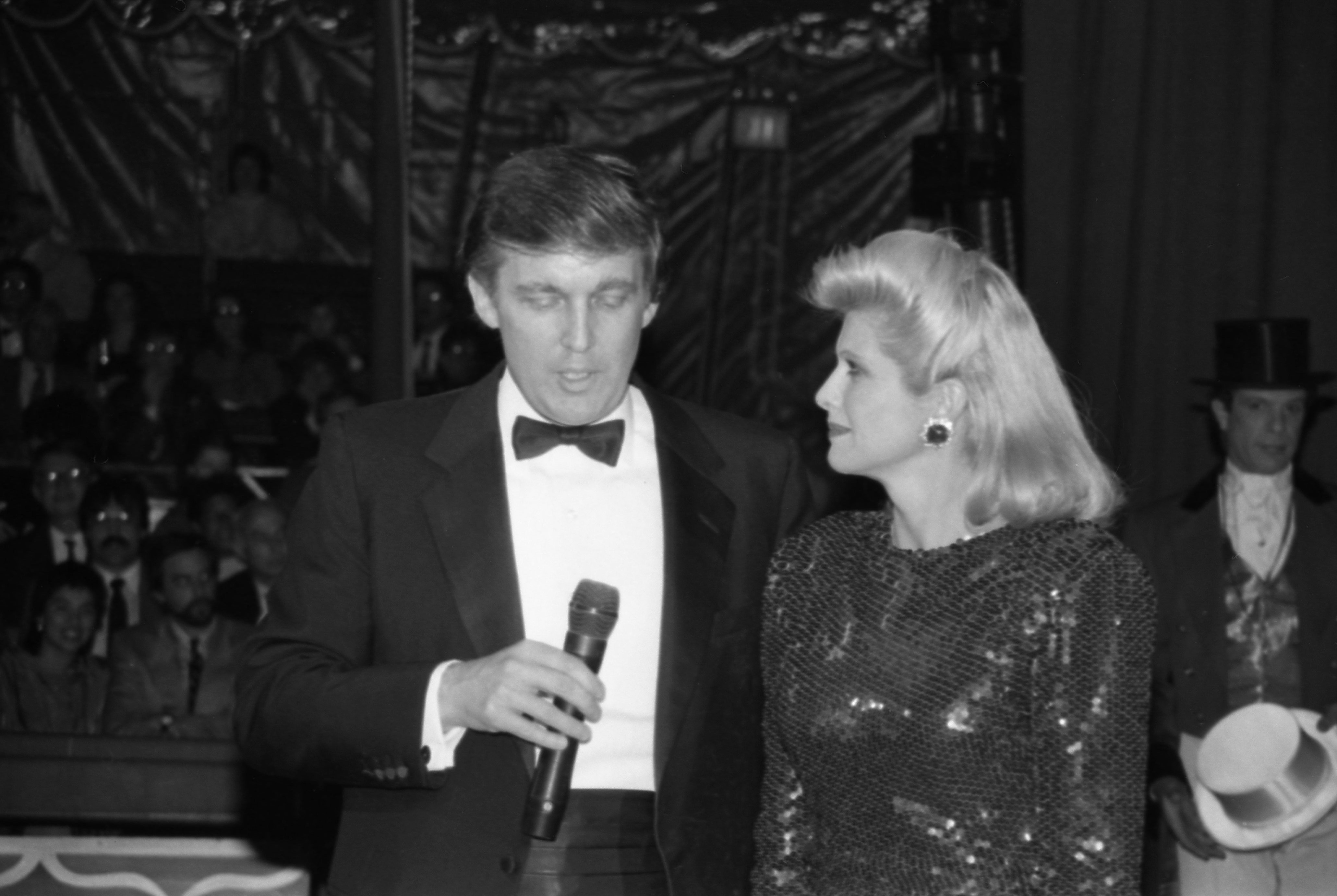 Donald Trump and Ivana Trump during 1001 Nights at the Big Apple Circus with ringmaster Paul Binder on November 16,1987 in New York, New York.┃Source: Getty Images