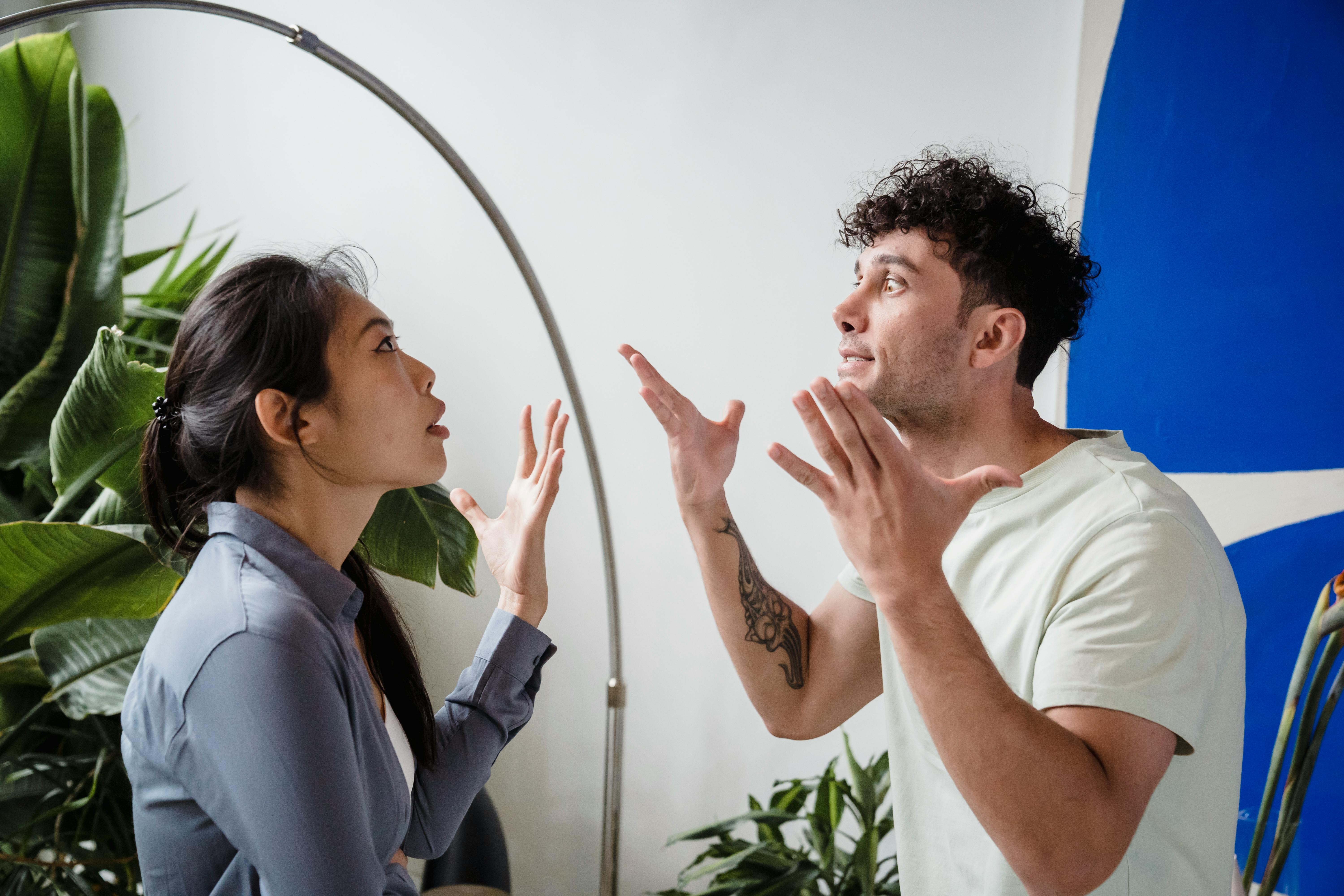 A man and a woman arguing | Source: Pexels