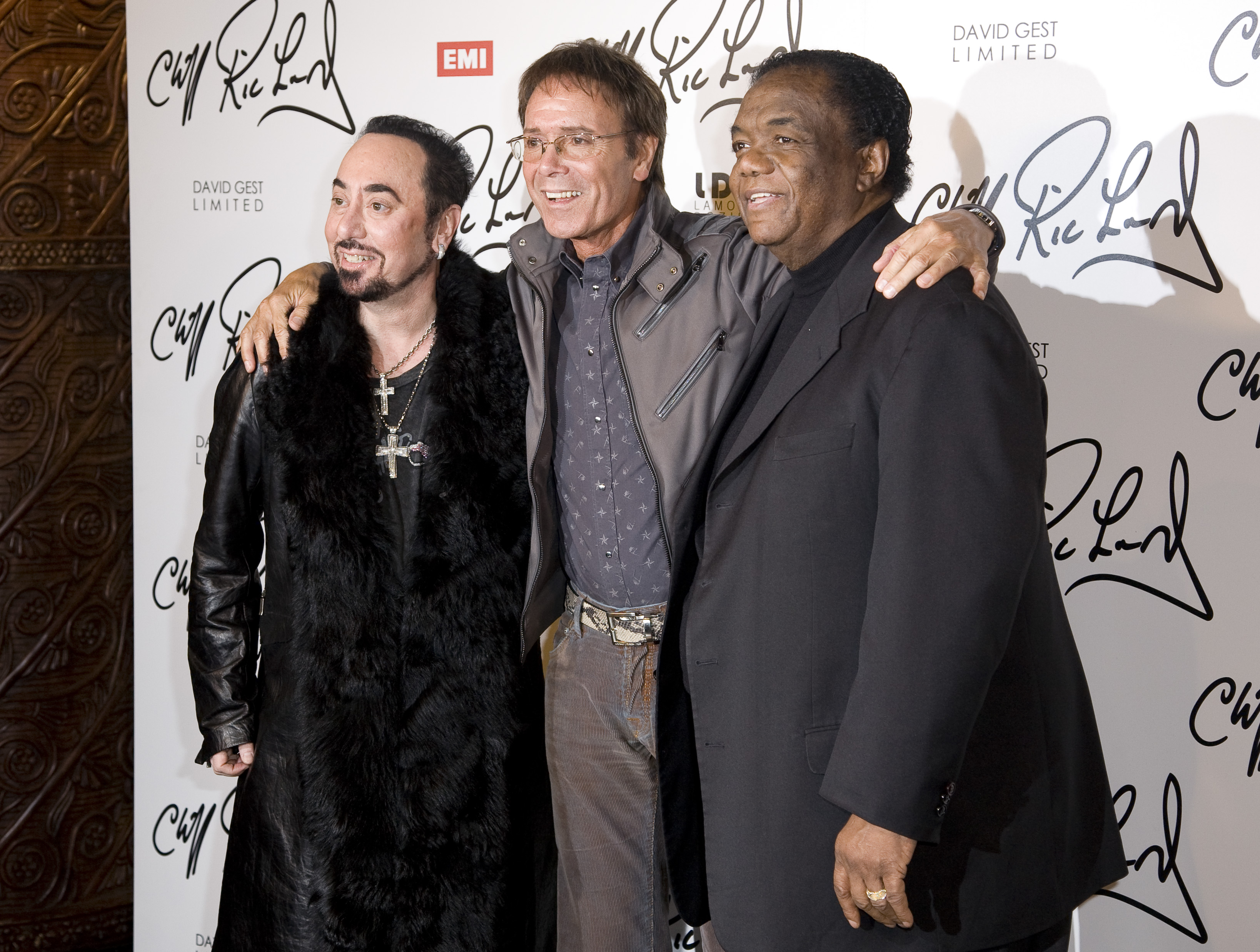 David Gest, Sir Cliff Richard, and Lamont Dozier during an album press conference in London, England, 2011. | Source: Getty Images