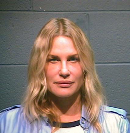 Daryl Hannah was arrested in Texas in October 2012 while protesting construction of the Keystone XL pipeline. | Source: Getty Images