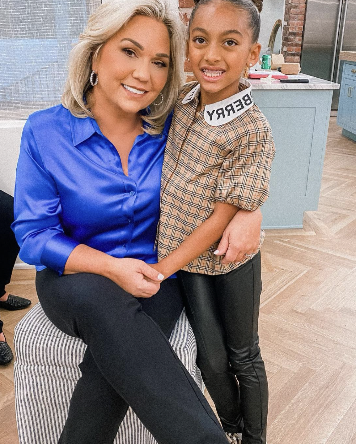 Julie and Chloe Chrisley from a post dated November 10, 2022. | Source: Instagram/juliechrisley