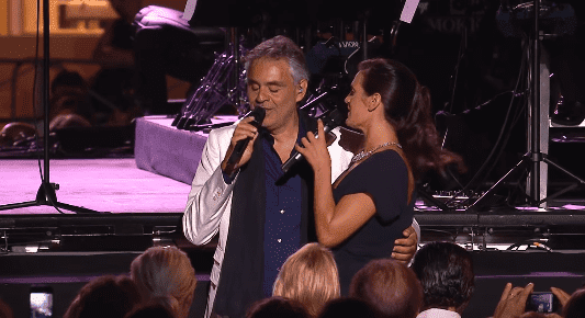 Andrea Bocelli and Veronica Berti perform Qualche Stupido. | Source/YouTube/Andrea Bocelli