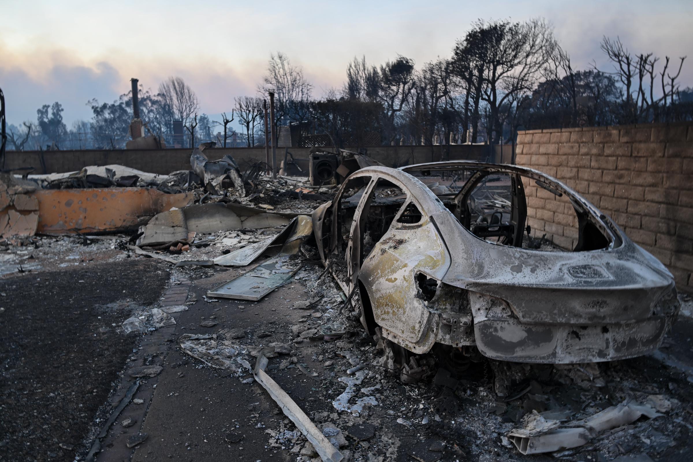 A view of destruction as residents try to escape the site in Pacific Palisades, California, Los Angeles, on January 8, 2025 | Source: Getty Images