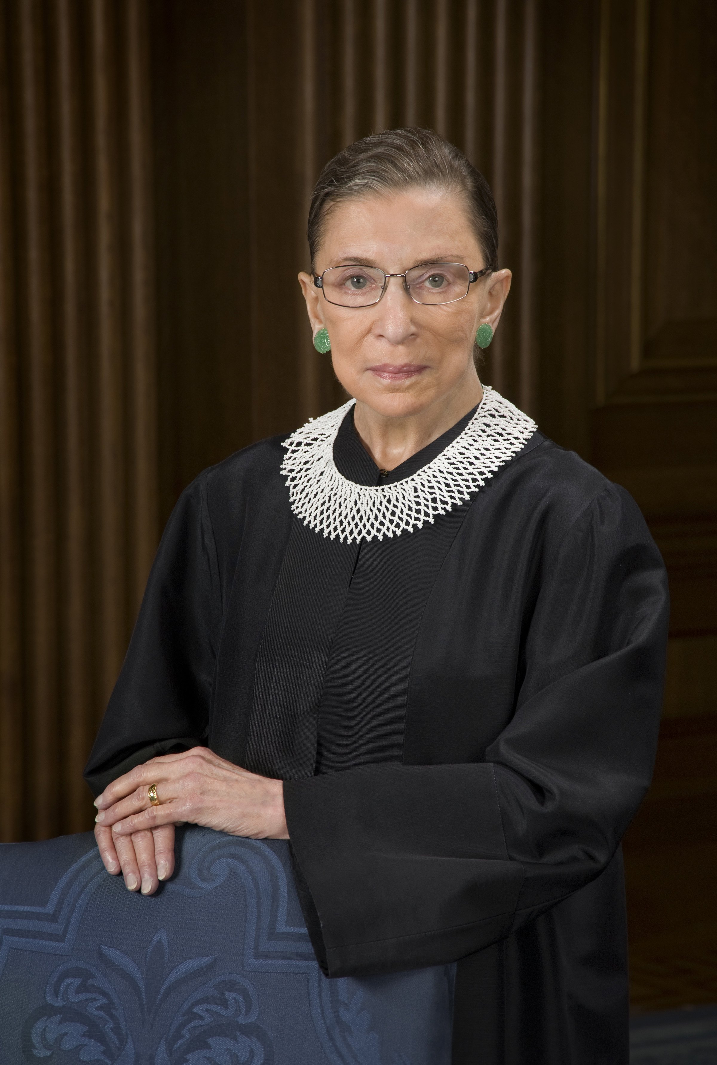 Supreme Court Justice Ruth Bader Ginsburg poses for a portrait photo on October 8, 2010 | Photo: Getty Images