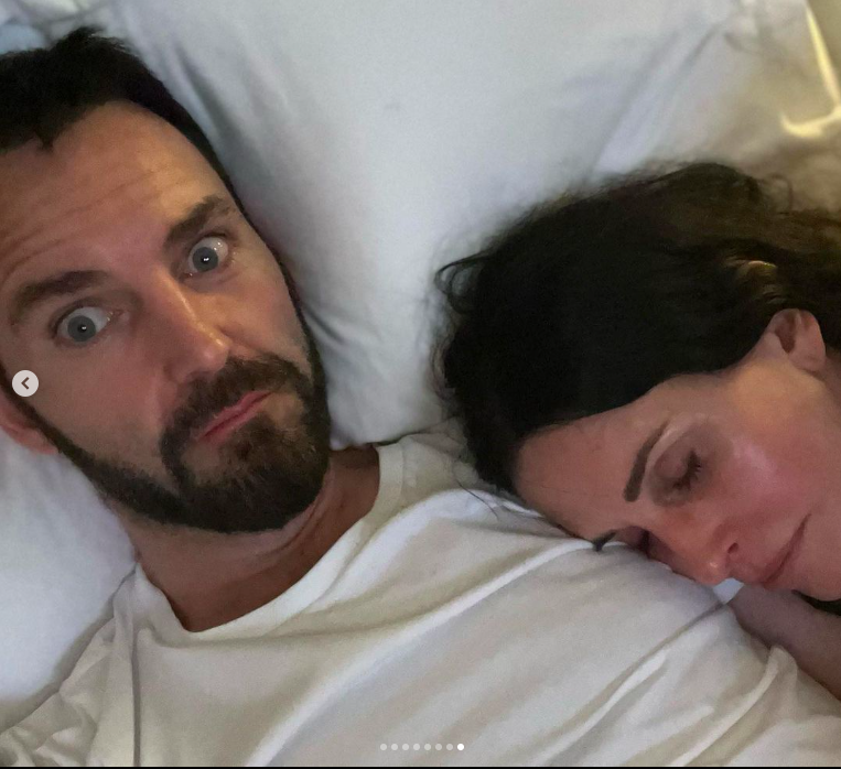 Courteney Cox sleeping on Johnny McDaid posted on July 25, 2022 | Source: Instagram/courteneycoxofficial