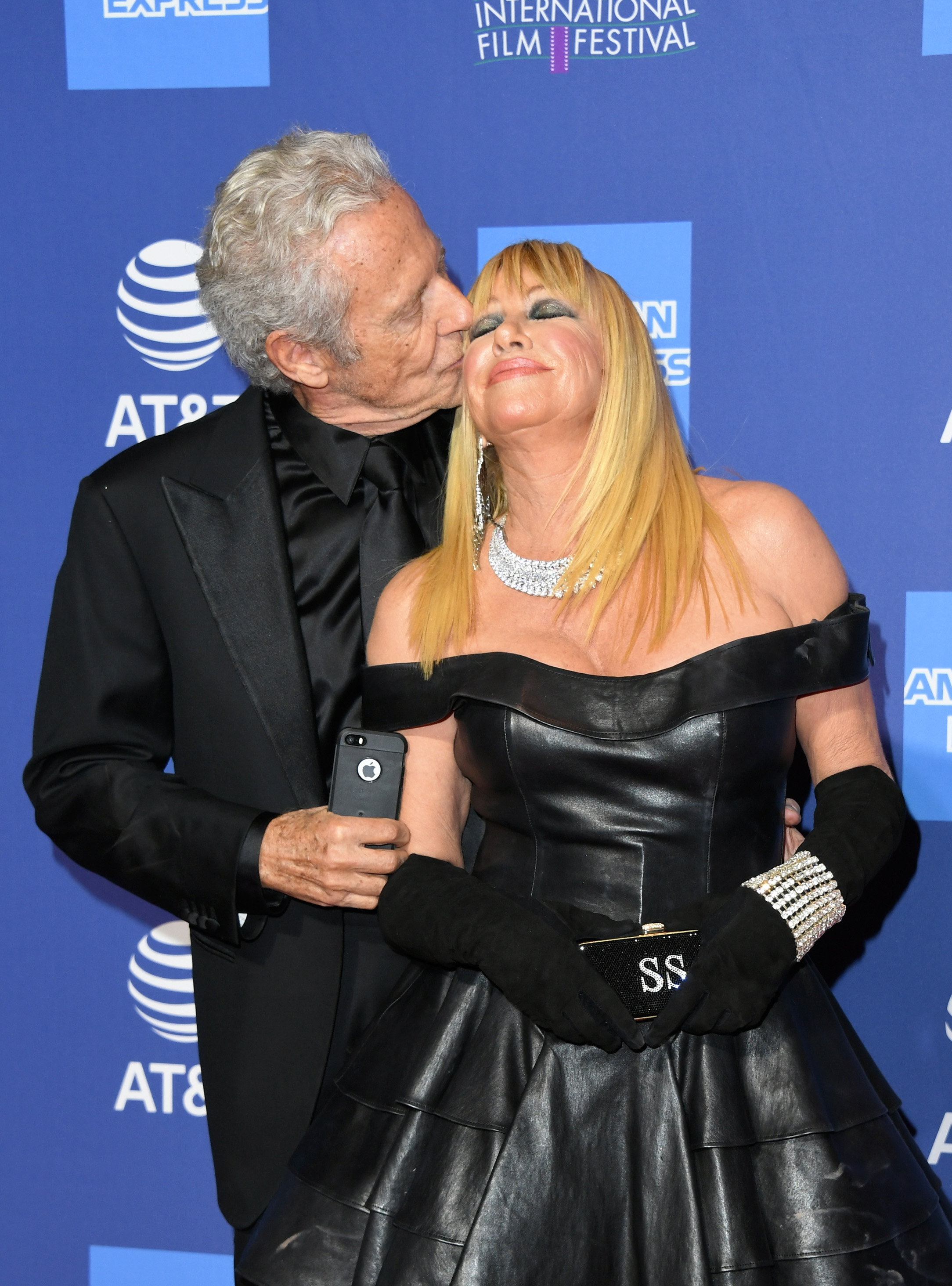 Alan Hamel and Suzanne Somers at the 30th Annual Palm Springs International Film Festival Film Awards Gala in Palm Springs, California on January 3, 2019 | Source: Getty Images 4860