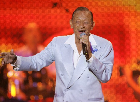 Henri Salvador en France le 4 novembre 2004 au Zénith de Paris, France. | Photo : Getty Images