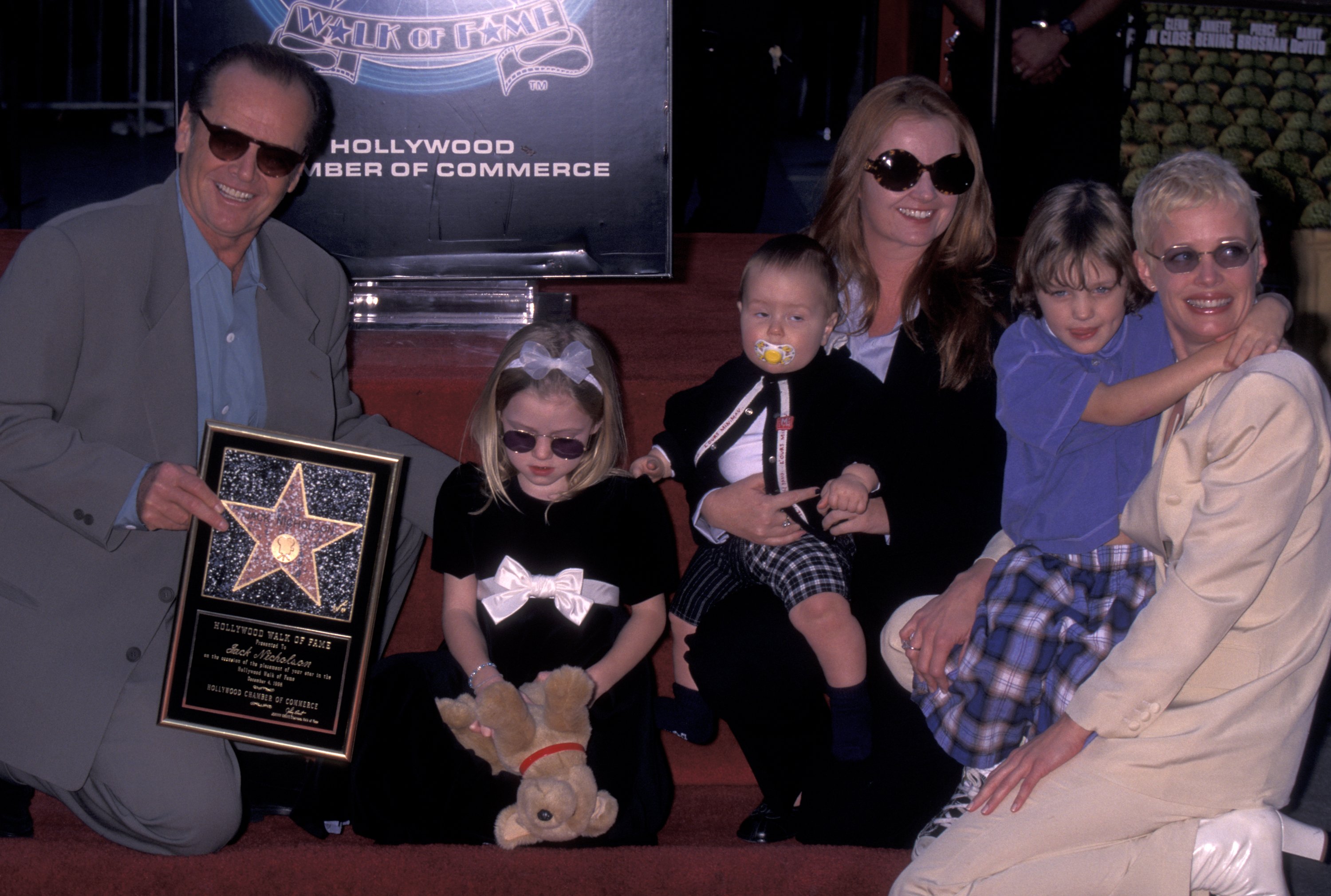 Jack Nicholson, Rebecca Broussard and family attend Jack Nicholson Hollywood Walk Of Fame Star Ceremony on December 4, 1996 in Hollywood, California | Source: Getty Images