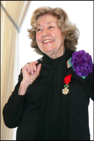 Suzy Delair - Suzy Declair est faite Officier de l'Ordre National de la Légion d'Honneur au ministère de la culture à Paris. | Photo : Getty Images Suzy Delair - Suzy Declair est faite Officier de l'Ordre National de la Légion d'Honneur au ministère de la culture à Paris. | Photo : Getty Images
