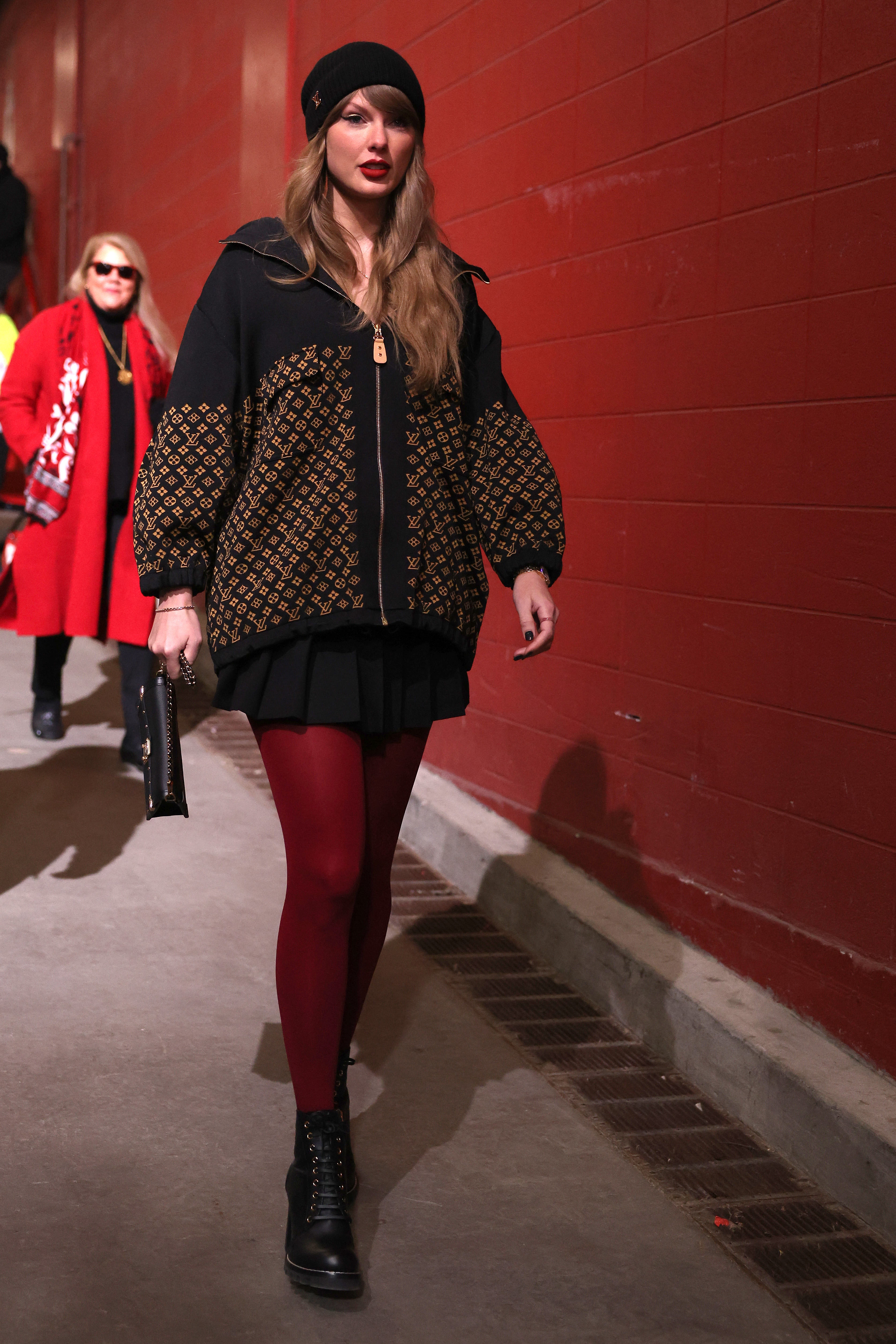 Andrea and Taylor Swift arrive prior to the AFC Championship Game between the Buffalo Bills and Kansas City Chiefs at GEHA Field at Arrowhead Stadium in Kansas City, Missouri, on January 26, 2025 | Source: Getty Images