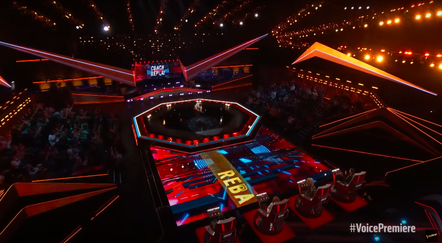 The audience, contestant, and judges overcome with emotion and cheering loudly after Reba McEntire used her Coach Replay button, posted on September 24, 2024 | Source: YouTube/The Voice