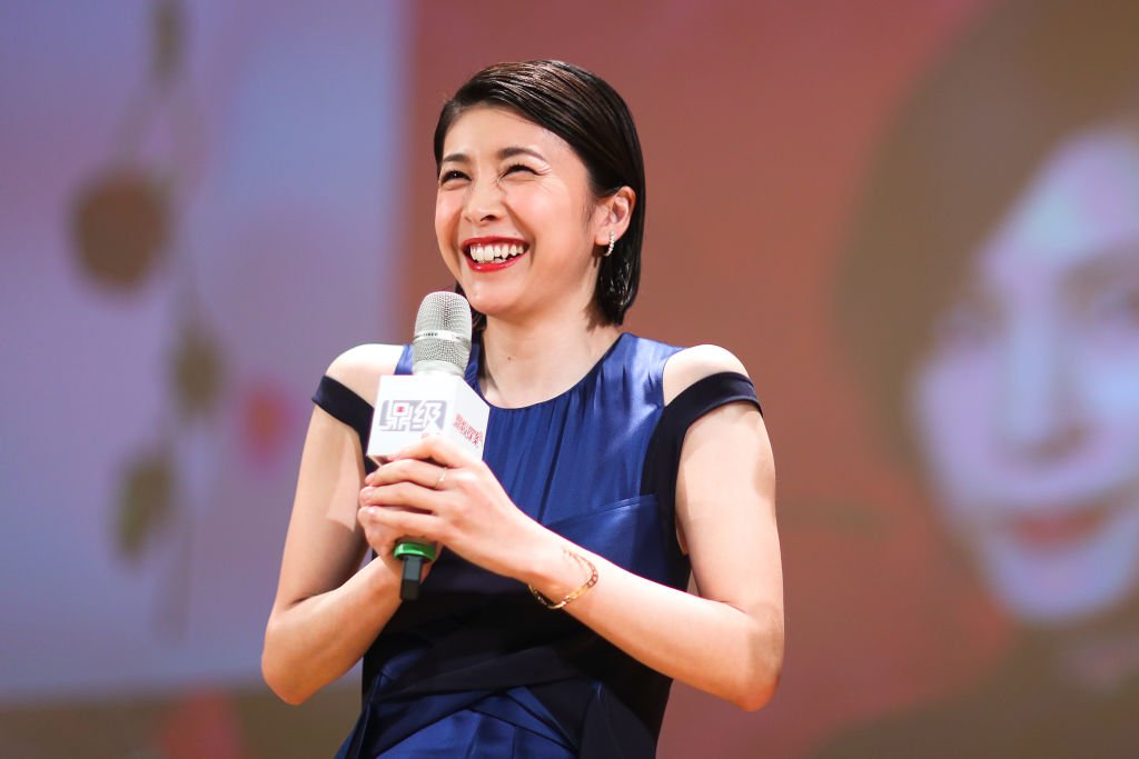 Die japanische Schauspielerin Yuko Takeuchi nimmt an der Vorführung der TV-Serie 'Miss Sherlock' während des 24. Shanghai TV Festivals am 14. Juni 2018 in Shanghai, China teil. | Quelle: Visual China Group über Getty Images