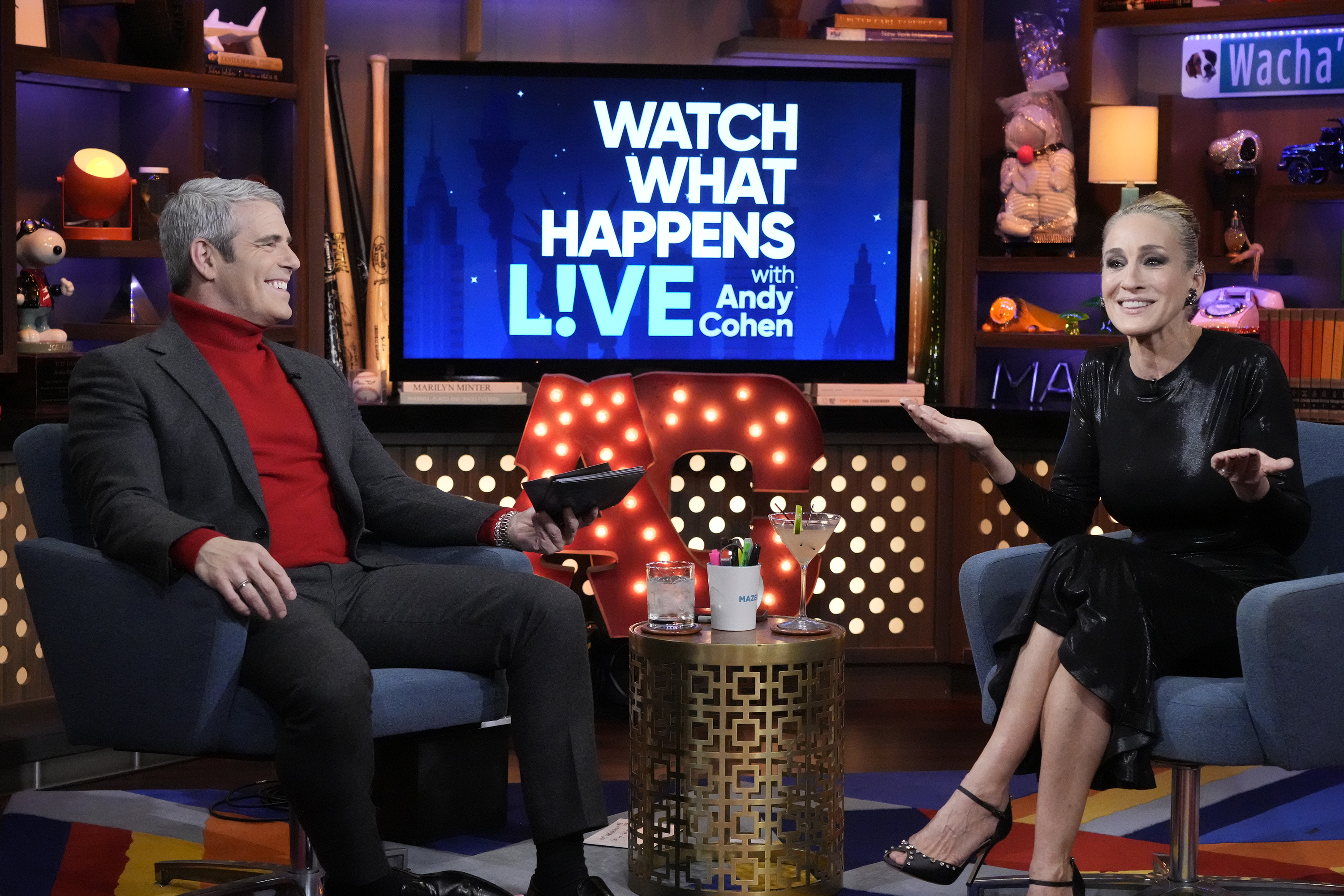 Andy Cohen interviewing Sarah Jessica Parker on a Season 19 episode of "Watch What Happens Live with Andy Cohen" in 2022. | Source: Getty Images