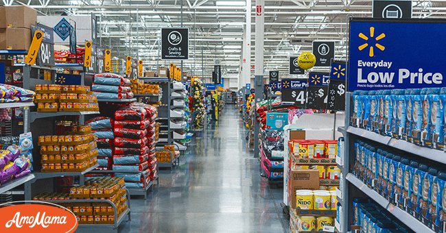 OP meets an older woman the same time every week at the supermarket | Photo: Shutterstock