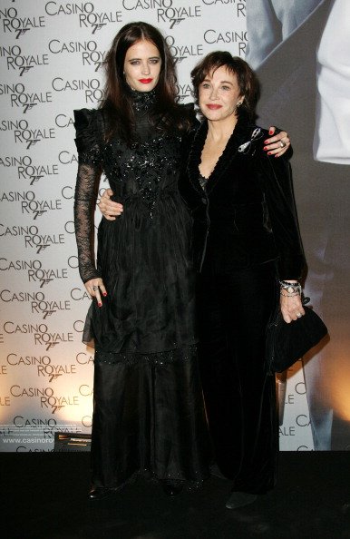 Eva Green et Mère Marlene Jobert au théâtre Le Grand Rex à Paris, France. | Photo : Getty Images Eva Green et Mère Marlene Jobert au théâtre Le Grand Rex à Paris, France. | Photo : Getty Images