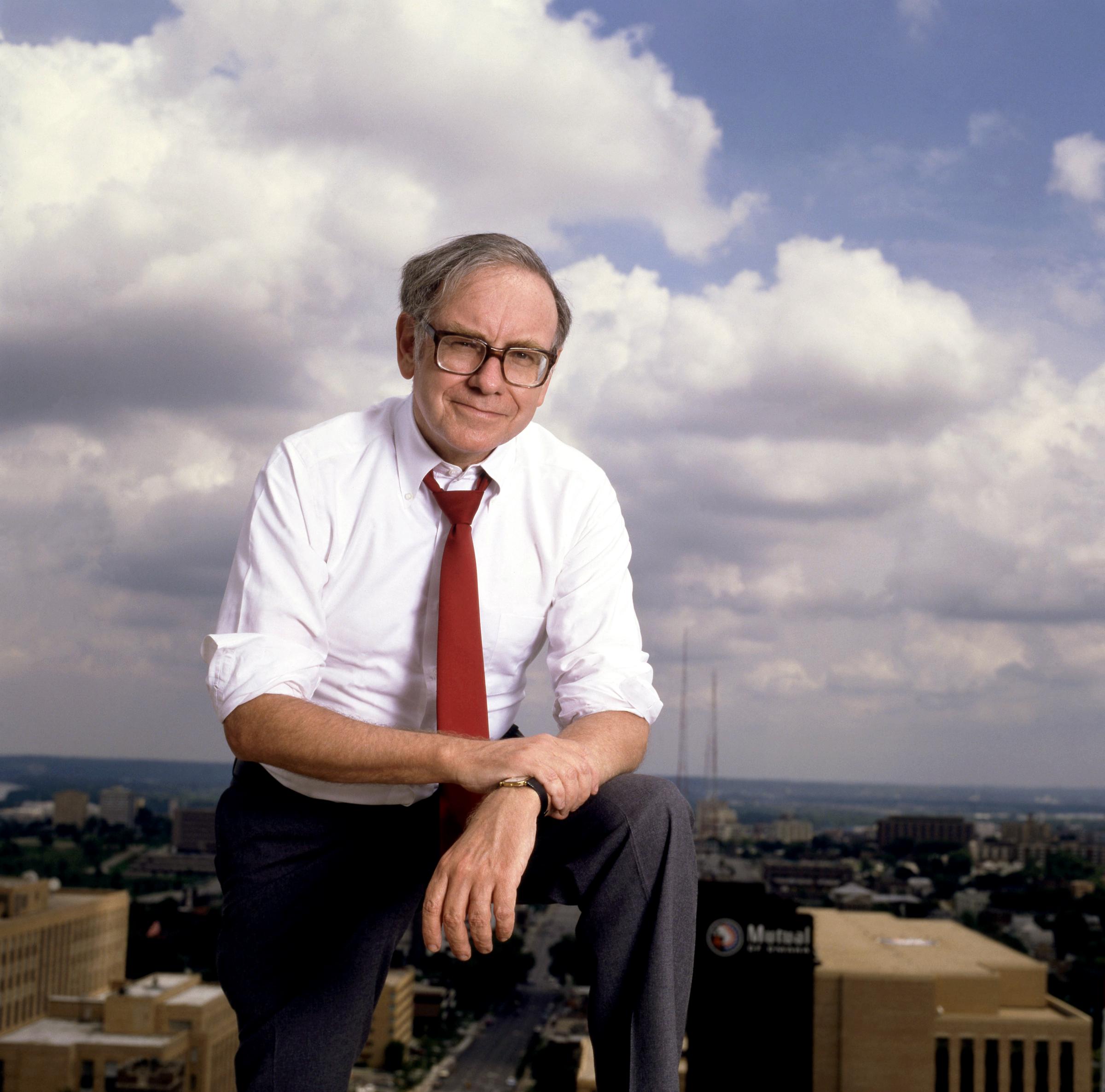 Warren Buffett poses for a portrait in Omaha, Nebraska, circa 1984. | Source: Getty Images