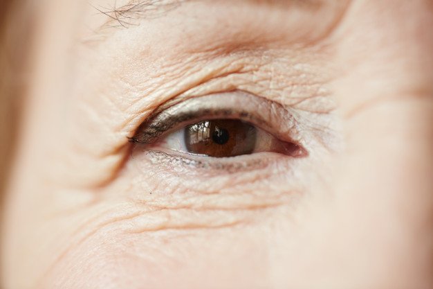 Mirada de una mujer madura. │Foto: Freepik Mirada de una mujer madura. │Foto: Freepik