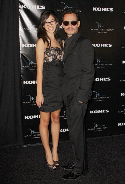 Marc Anthony y su hija Ariana llegan a la fiesta de cumpleaños número 43 de Marc Anthony organizada por Kohls en el Club 50 en el Viceroy Miami el 16 de septiembre de 2011 en Miami, Florida. | Fuente: Getty Images