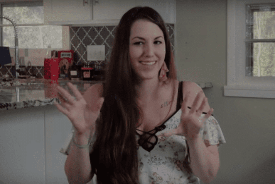 Melissa Daniels raconte comment elle a rencontré son père biologique | Photo : YouTube/News Live Now Melissa Daniels raconte comment elle a rencontré son père biologique | Photo : YouTube/News Live Now