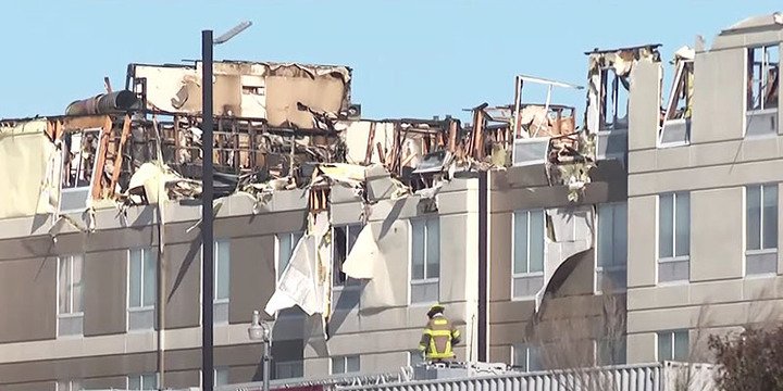  The top floor of the Hilton Garden Inn, in Killeen, Texas, the morning after the fire broke out | Photo: KCENNews