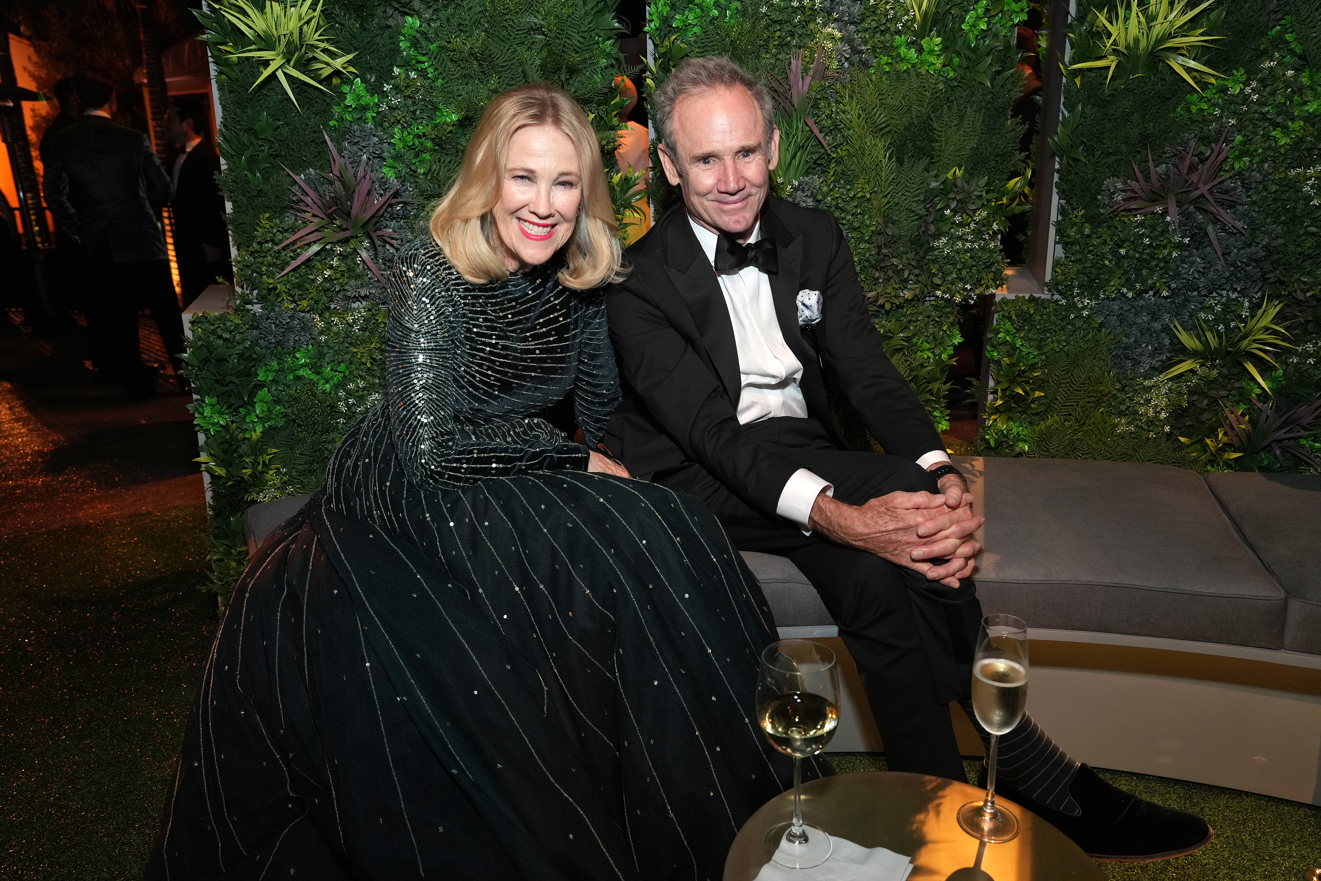 Catherine O'Hara and Bo Welch attend the 2022 Vanity Fair Oscar Party. | Source: Getty Images