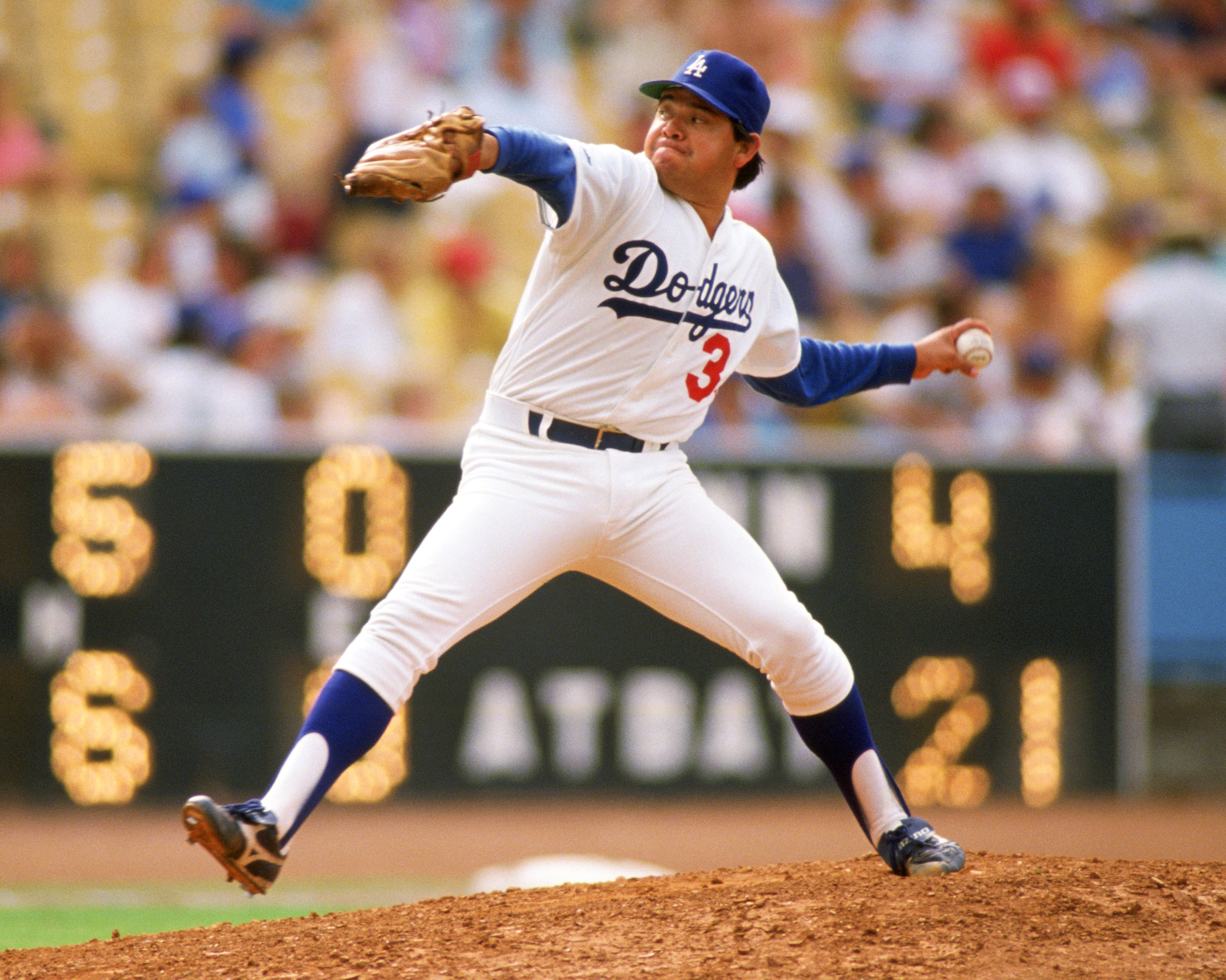 Fernando Valenzuela pitches for the Los Angeles Dodgers during an MLB game at Dodger Stadium in the 1988 season | Source: Getty Images