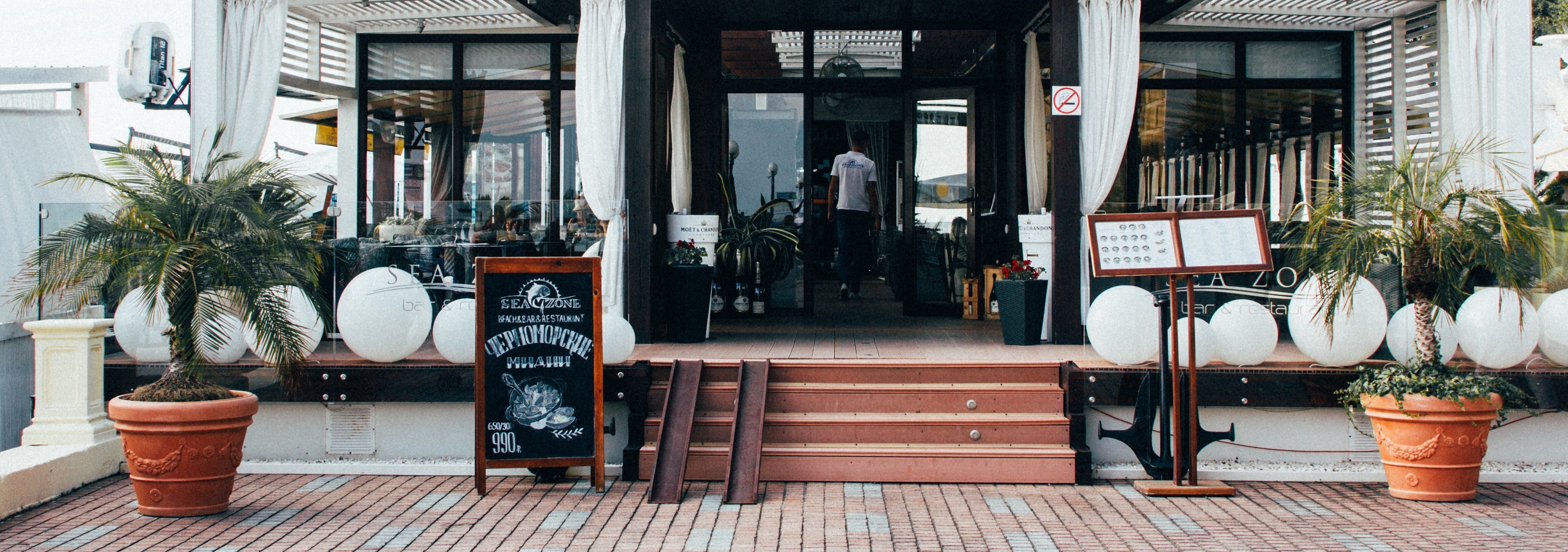 Restaurant. | Source: Pexels