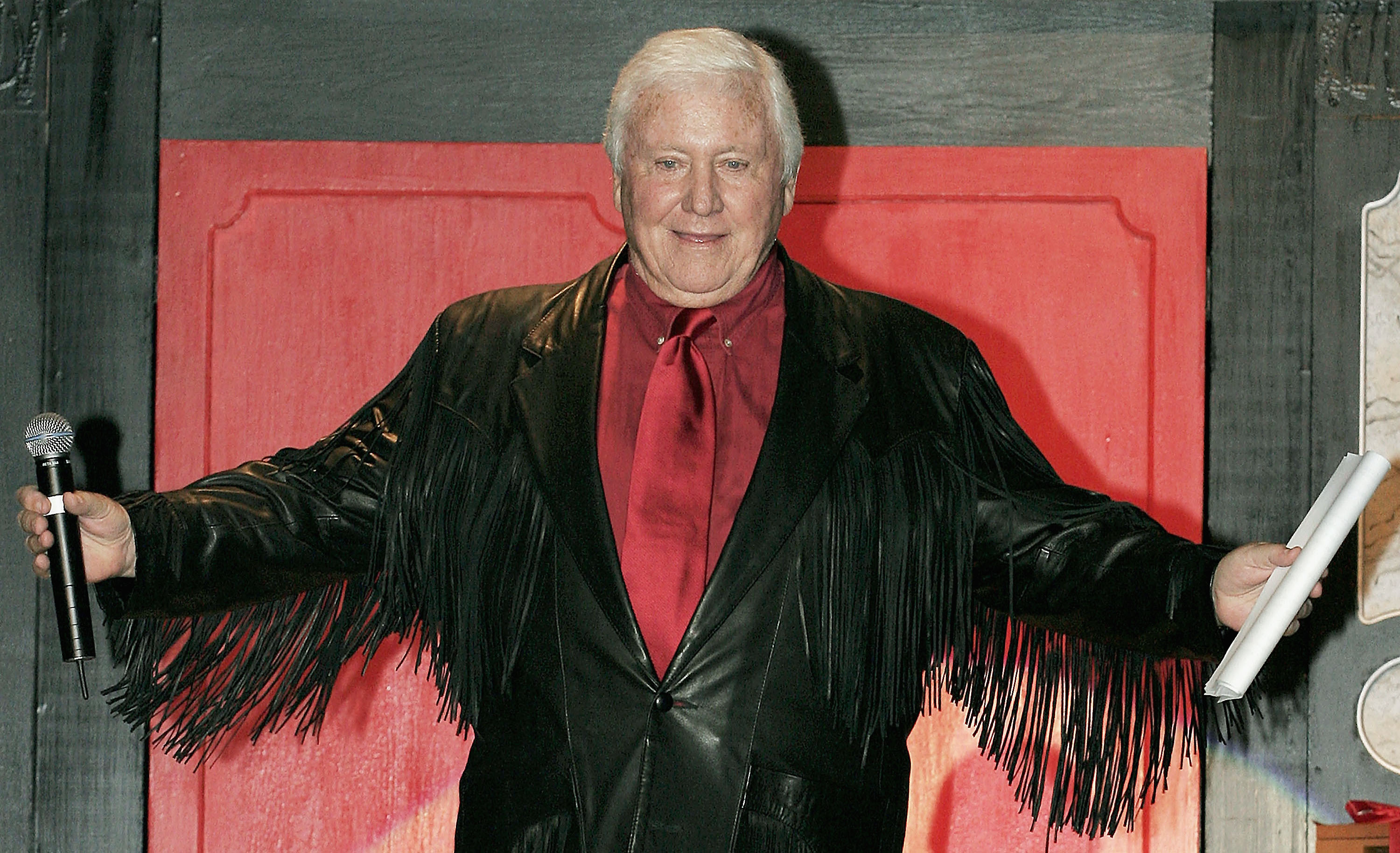Merv Griffin at the Childhelp USA "Drive the Dream Gala" in Arizona 2005 | Source: Getty Images